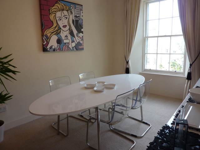  Image of 2 Bedroom Flat  To Rent at Broughton Edinburgh Edinburgh, EH1 3NX