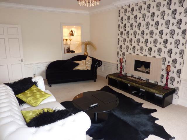  Image of 2 Bedroom Flat  To Rent at Broughton Edinburgh Edinburgh, EH1 3NX