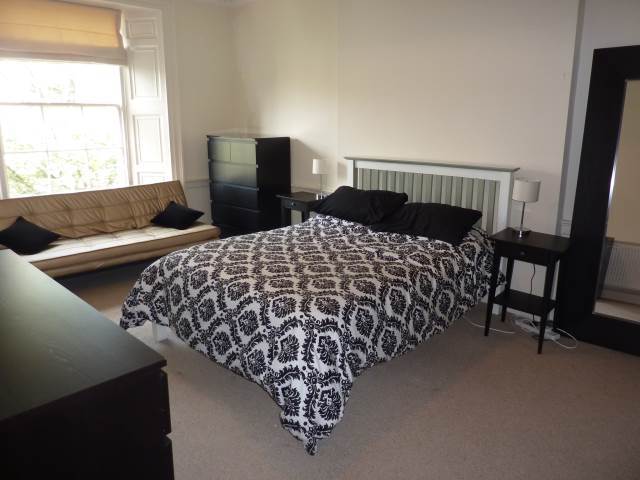  Image of 2 Bedroom Flat  To Rent at Broughton Edinburgh Edinburgh, EH1 3NX