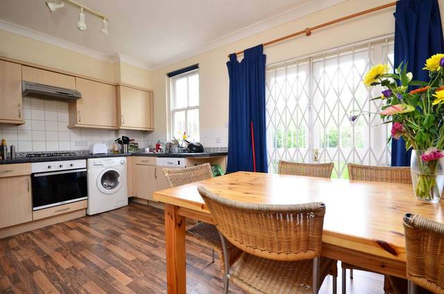  Image of 4 Bedroom Detached  To Rent at Gayhurst Road  Hackney, E8 3EH