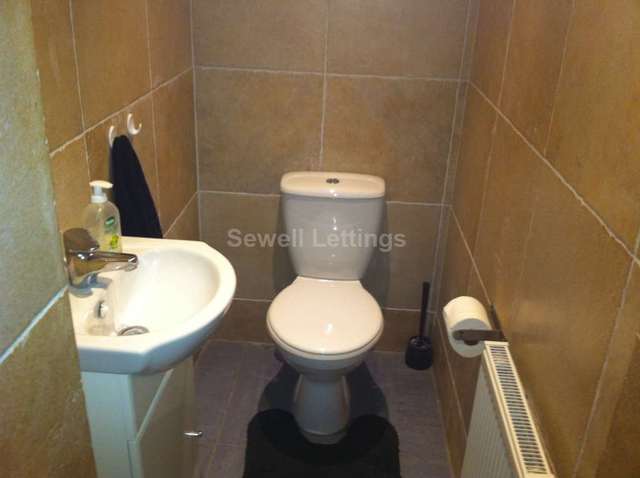  Image of 1 Bedroom House Share  To Rent at George Street  Reading, RG1 7NT