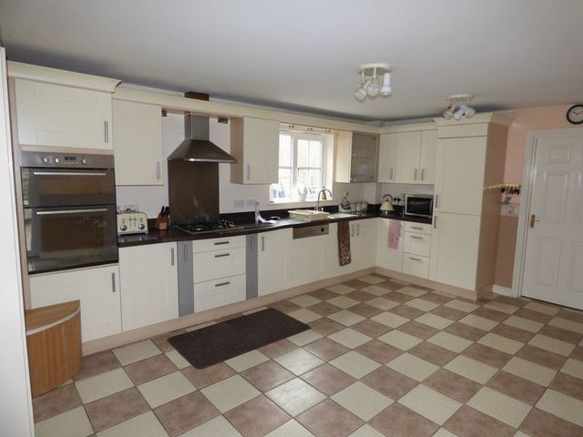  Image of 4 Bedroom Detached  For Sale at Ger YR Ysgol  Burry Port, SA16 0FT