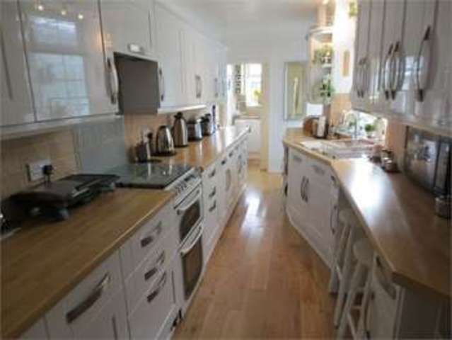  Image of 3 Bedroom Terraced  For Sale at Glendale gardens Leigh on sea Leigh-on-Sea, SS9 2AS