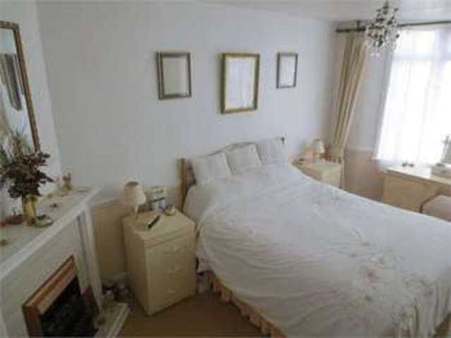  Image of 3 Bedroom Terraced  For Sale at Glendale gardens Leigh on sea Leigh-on-Sea, SS9 2AS