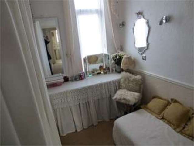  Image of 3 Bedroom Terraced  For Sale at Glendale gardens Leigh on sea Leigh-on-Sea, SS9 2AS