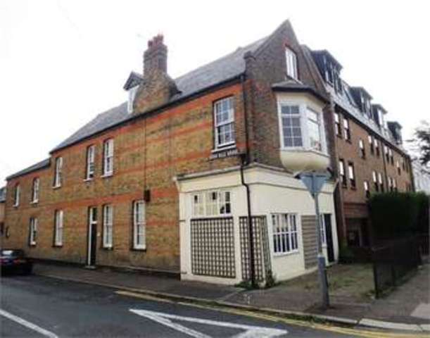  Image of 8 Bedroom Town House  For Sale at Glendale gardens Leigh on sea Leigh-on-Sea, SS9 2AY