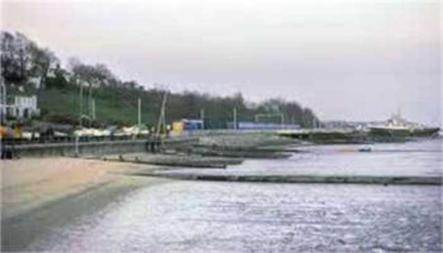  Image of 8 Bedroom Town House  For Sale at Glendale gardens Leigh on sea Leigh-on-Sea, SS9 2AY
