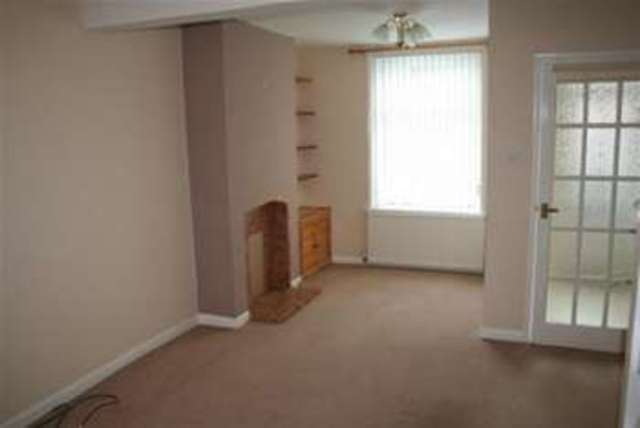  Image of 2 Bedroom Property  To Rent at Taunton, TA1 1TA