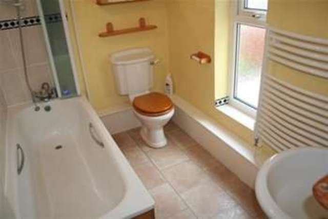 Image of 2 Bedroom Property  To Rent at Taunton, TA1 1TA