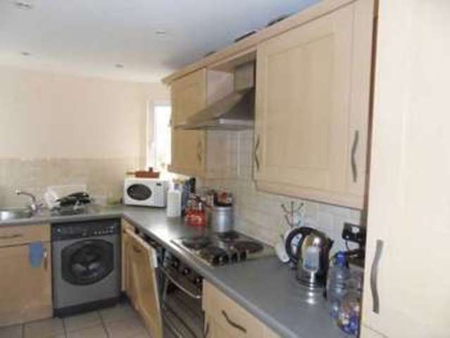  Image of 2 Bedroom Flat  To Rent at Goodhall Close  Stanmore, HA7 4FR