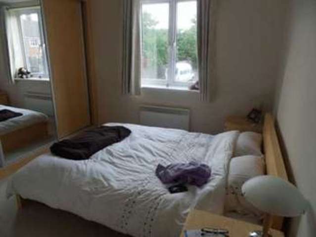  Image of 2 Bedroom Flat  To Rent at Goodhall Close  Stanmore, HA7 4FR