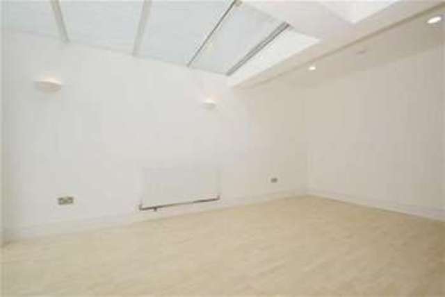  Image of 3 Bedroom Detached  To Rent at Leamington Spa, CV31 1HR