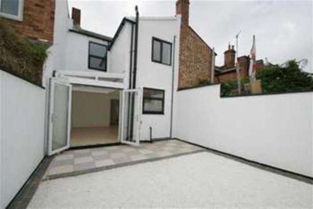  Image of 3 Bedroom Detached  To Rent at Leamington Spa, CV31 1HR
