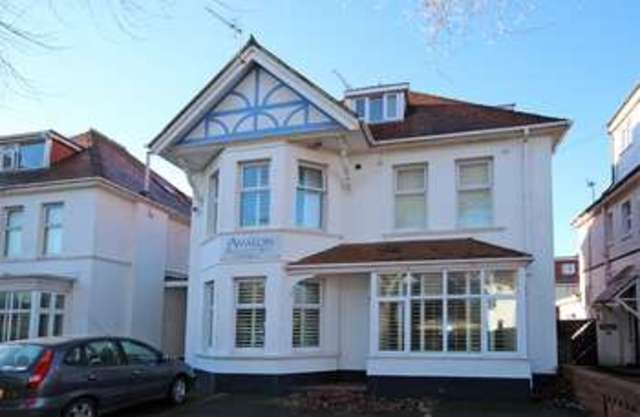  Image of 1 Bedroom Flat  For Sale at Grand Avenue Southbourne Bournemouth, BH6 3SY