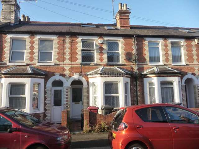  Image of 6 Bedroom Detached  To Rent at Grange Avenue  Reading, RG6 1DL