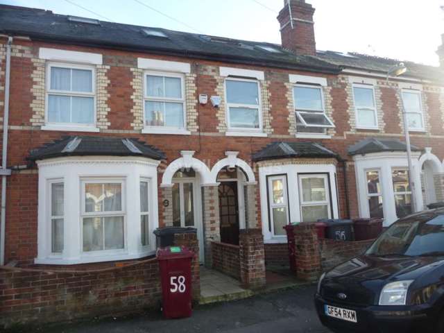  Image of 6 Bedroom Detached  To Rent at Grange Avenue  Reading, RG6 1DL