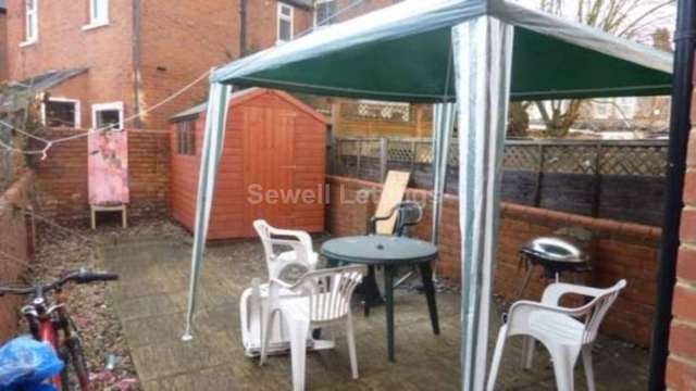  Image of 4 Bedroom Detached  To Rent at Grange Avenue  Reading, RG6 1DJ