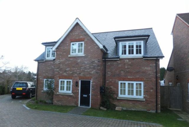  Image of 2 Bedroom Flat  For Sale at Wadhurst, TN5 6RD