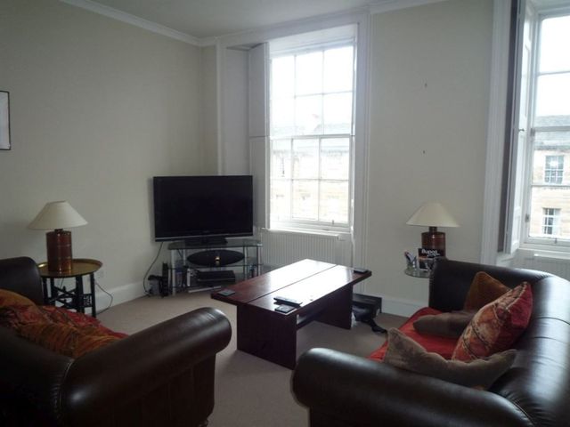  Image of 1 Bedroom Flat  To Rent at New Town Edinburgh Edinburgh, EH3 6QW