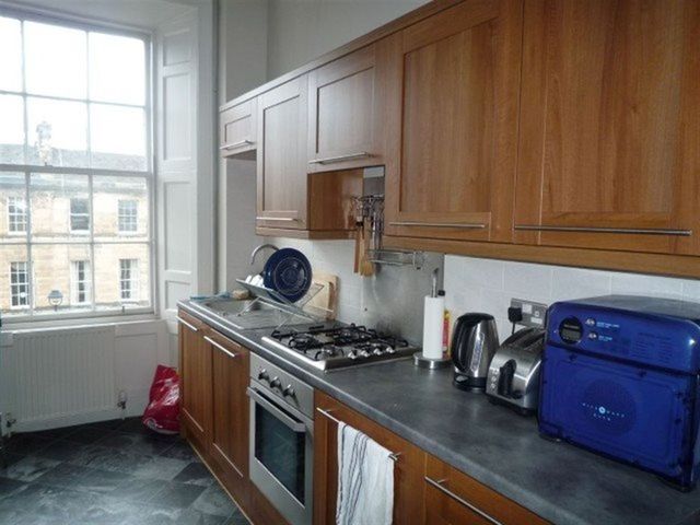  Image of 1 Bedroom Flat  To Rent at New Town Edinburgh Edinburgh, EH3 6QW