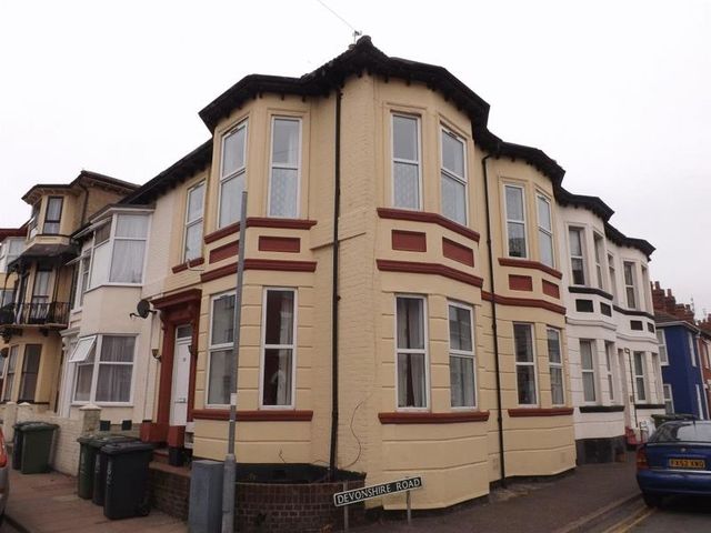  Image of 3 Bedroom Terraced  For Sale at Wellington Road  Great Yarmouth, NR30 3AQ
