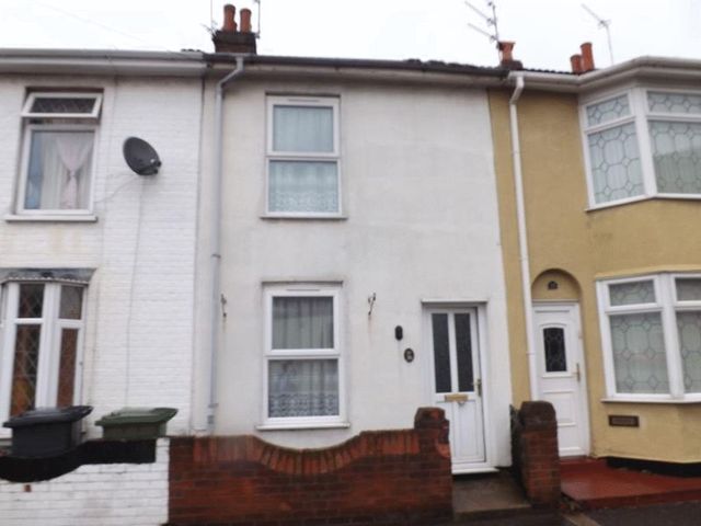  Image of 2 Bedroom Terraced  For Sale at Queens Road  Great Yarmouth, NR30 3HT
