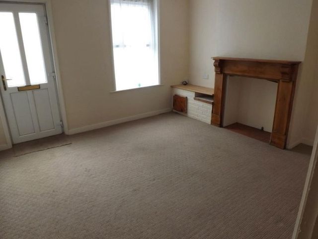  Image of 2 Bedroom Terraced  For Sale at Queens Road  Great Yarmouth, NR30 3HT