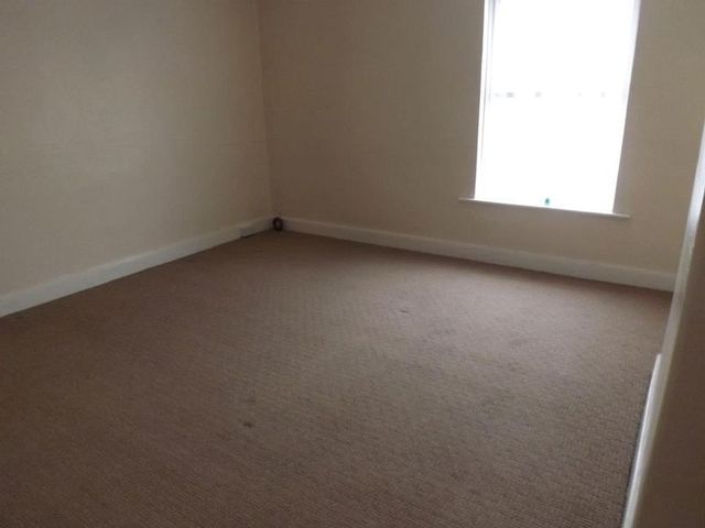  Image of 2 Bedroom Terraced  For Sale at Queens Road  Great Yarmouth, NR30 3HT