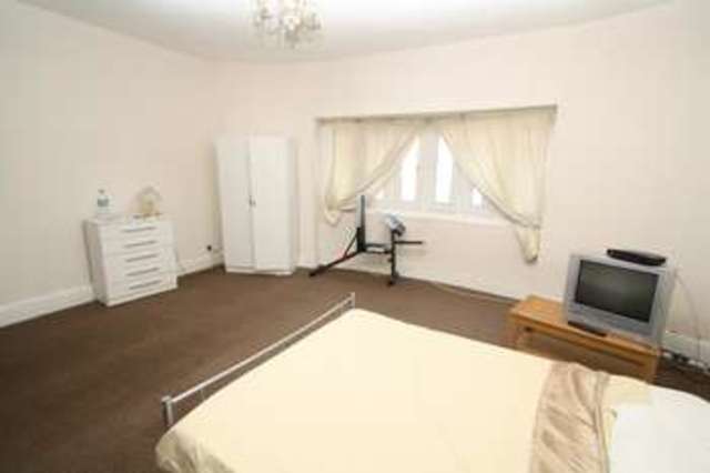  Image of 1 Bedroom Property  To Rent at Green Lanes London London, N13 4TY