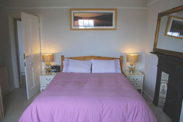  Image of 3 Bedroom Flat  To Rent at Greyhound Road  London, W14 9SG