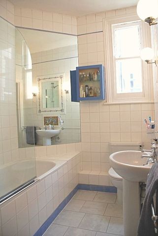 Image of 3 Bedroom Flat  To Rent at Greyhound Road  London, W14 9SG