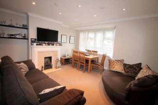  Image of 2 Bedroom Flat  To Rent at Brighton Road  Sutton, SM2 5BL