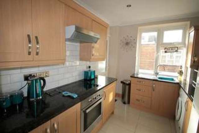 Image of 2 Bedroom Flat  To Rent at Brighton Road  Sutton, SM2 5BL