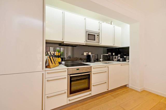  Image of 2 Bedroom Flat  To Rent at Gunter Grove  Chelsea, SW10 0UJ