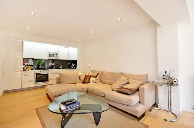  Image of 2 Bedroom Flat  To Rent at Gunter Grove  Chelsea, SW10 0UJ