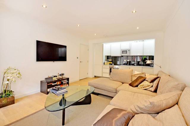  Image of 2 Bedroom Flat  To Rent at Gunter Grove  Chelsea, SW10 0UJ
