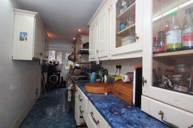  Image of 5 Bedroom Terraced  For Sale at Gunton Road  London, E5 9JS