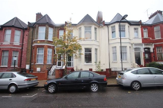  Image of 5 Bedroom Terraced  For Sale at Gunton Road  London, E5 9JS