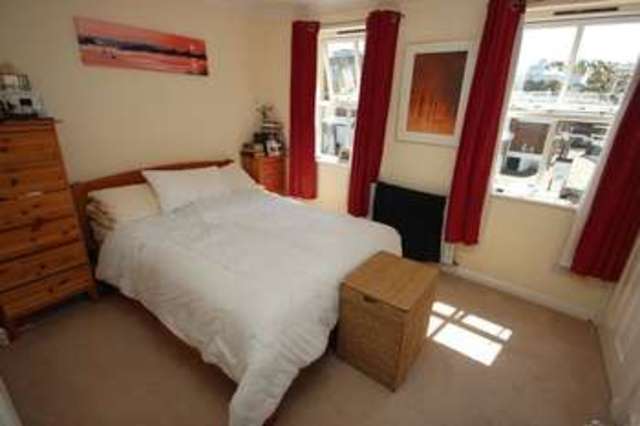  Image of 2 Bedroom Flat  To Rent at Haberdasher Street  London, N1 6ED