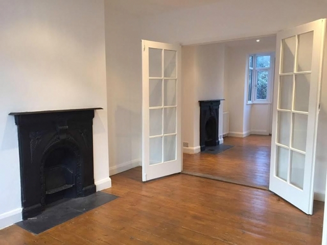  Image of 3 Bedroom Terraced  To Rent at London, CR4 1NW
