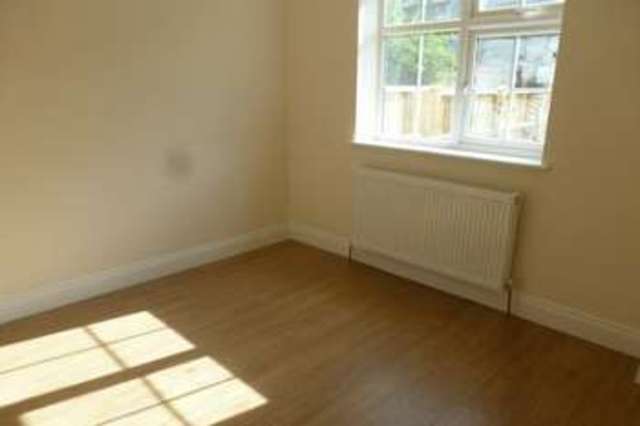  Image of 2 Bedroom Ground Flat  For Sale at Northwood, HA6 1DW
