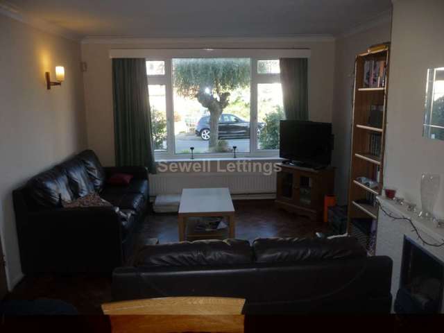  Image of 6 Bedroom Detached  To Rent at Hamilton Road  Reading, RG1 5RE