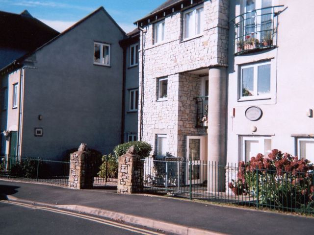  Image of 1 Bedroom Retirement Property  For Sale at Hampsfell Road  Grange-over-Sands, LA11 6AZ