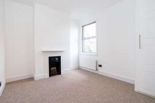  Image of 2 Bedroom Detached  For Sale at London, E14 3AA