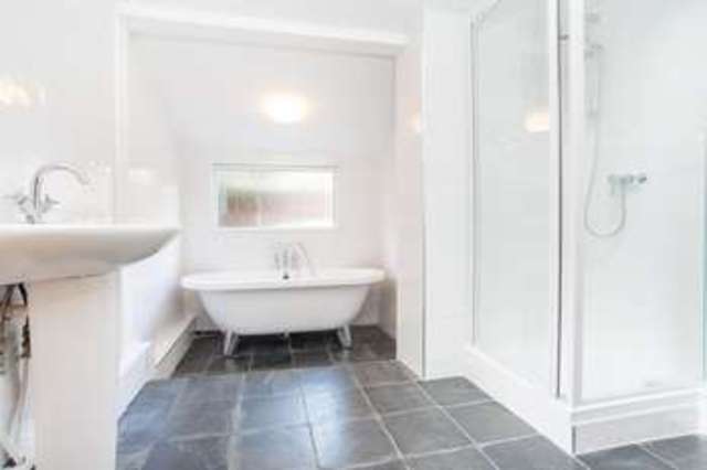  Image of 2 Bedroom Detached  For Sale at London, E14 3AA