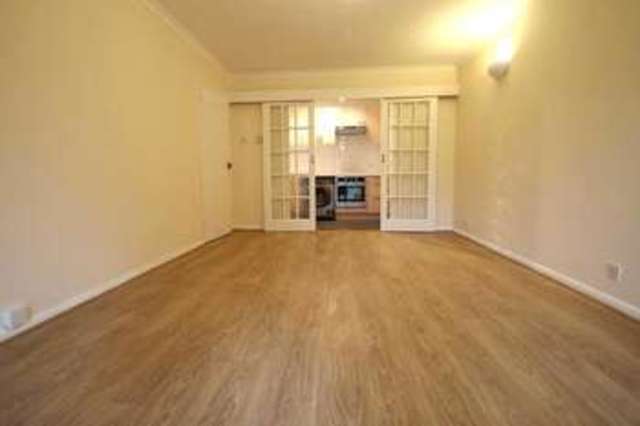  Image of 1 Bedroom Flat  To Rent at Harrow Lodge 28 Eaton Road Sutton, SM2 5EE