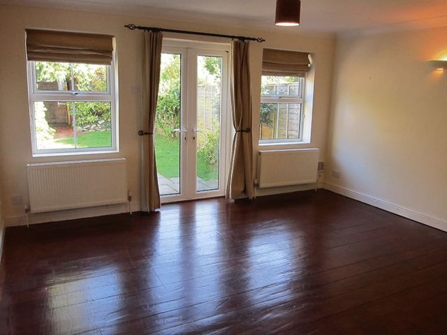  Image of 3 Bedroom Semi-Detached  For Sale at Harvest Road Englefield Green Englefield Green, TW20 0QR