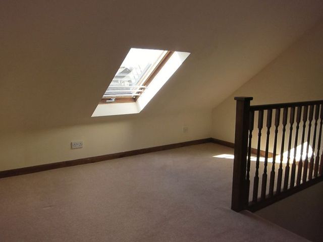  Image of 3 Bedroom Semi-Detached  For Sale at Harvest Road Englefield Green Englefield Green, TW20 0QR