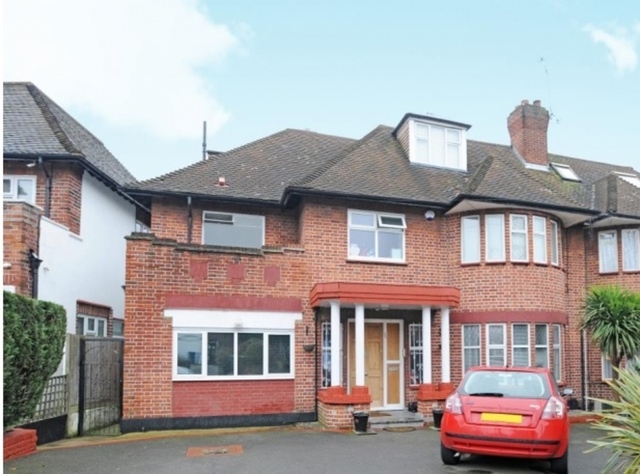  Image of 5 Bedroom Detached  For Sale at FINCHLEY  London, N3 3EA