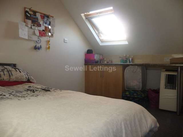  Image of 5 Bedroom Detached  To Rent at Hatherley Road  Reading, RG1 5QA